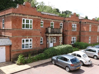 Flat to rent in Franklin Court, Wormley, Godalming GU8