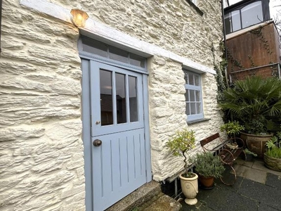 Flat to rent in High Street, Falmouth TR11