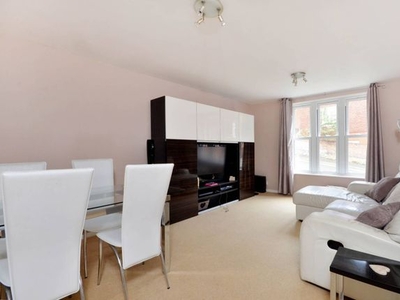 Flat to rent in The Mount, Guildford GU2
