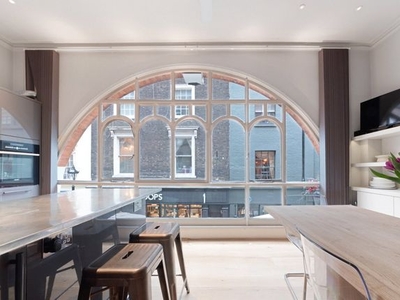 Maisonette to rent in New Row, Covent Garden WC2N
