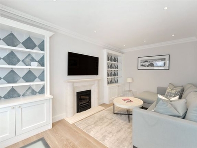 Mews house to rent in Denbigh Close, Notting Hill, London W11