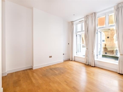 property to let in Kensington Church Court London W8