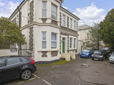 Studio flat for sale in Shelley Road, Worthing, BN11