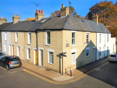 Terraced house to rent in Gwydir Street, Cambridge CB1