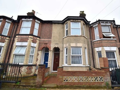 Terraced house to rent in Swainstone Road, Reading RG2