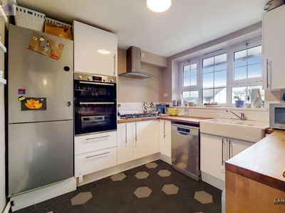 3 bed property for sale in Conway House,
E14, London