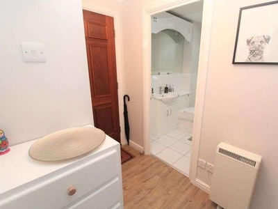 1 bed flat to rent in Cartwright Street,
E1, London