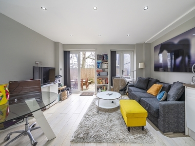1 bedroom property to let in Ladbroke Grove London W10