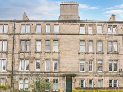 2 bed third floor flat for sale in Dalry