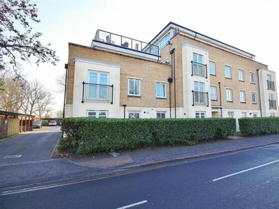 2 Bedroom Apartment Isleworth Greater London