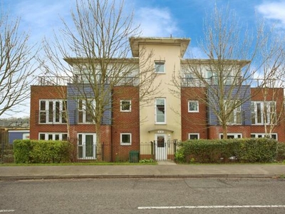 2 Bedroom Flat For Sale In Eastleigh, Hampshire
