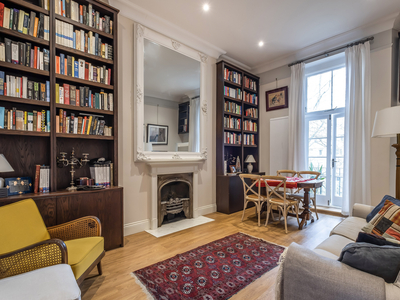 2 bedroom property for sale in Sutherland Avenue, London, W9