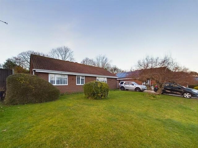3 Bedroom Bungalow For Sale In Hamble, Southampton