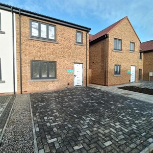 3 Bedroom Semi-detached House For Sale In Greatham, Hartlepool