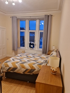 1 Bed Flat, St. Crispins Place, FK1