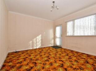 1 Bedroom Ground Floor Flat For Sale In Lake
