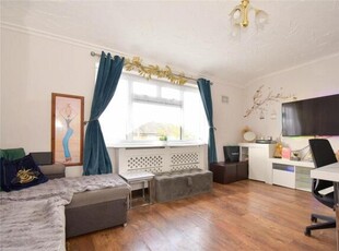 2 Bedroom Apartment For Sale In Yiewsley, West Drayton
