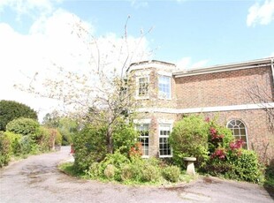 2 Bedroom Detached House For Rent In Midhurst, West Sussex