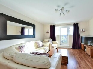 2 Bedroom Flat For Sale In Kings Langley, Herts