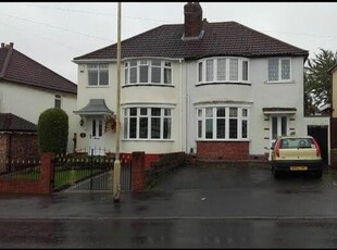 3 Bedroom Semi-detached House For Rent In Dudley