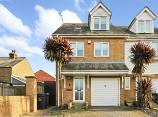 3 Bedroom Town House For Sale In Margate