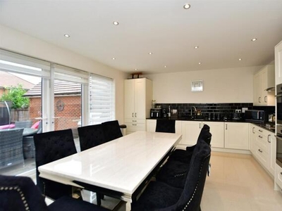 4 Bedroom Detached House For Sale In Rainham, Gillingham