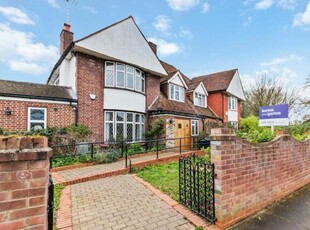 4 Bedroom Semi-detached House For Sale In Acton, London