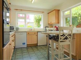 4 Bedroom Semi-detached House For Sale In Farnborough Village, Orpington