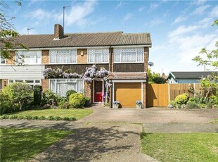 4 Bedroom Semi-detached House For Sale In Sunbury-on-thames, Surrey