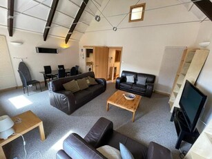 5 Bedroom Flat For Rent In Dalry, Edinburgh