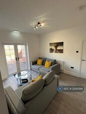 5 Bedroom Semi-detached House For Rent In Darlington