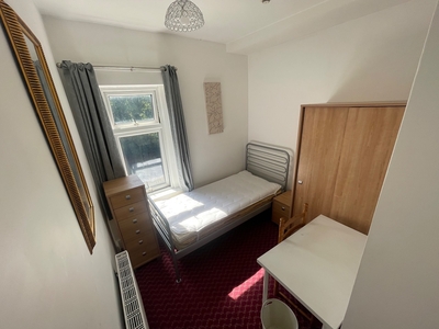 Room in a Shared House, Brook Lane, CH2