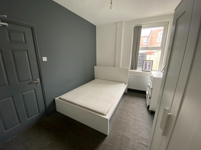 Room in a Shared House, Duchy Street, M6