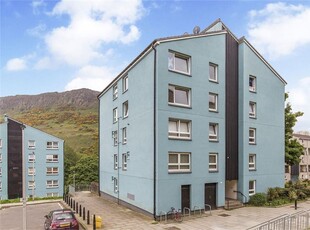 2 bed ground floor flat for sale in Holyrood