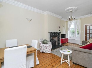 2 bed maindoor flat for sale in Marchmont
