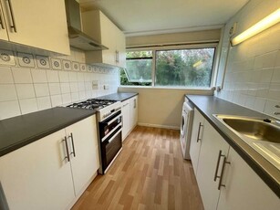 2 bedroom apartment to rent Epsom, KT17 1TP