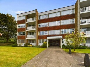 2 Bedroom Flat For Sale In Grand Avenue, Worthing