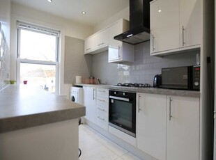 2 bedroom flat to rent Ilford, IG3 8PQ