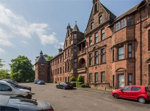 3 bed upper flat for sale in Paisley
