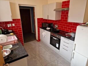 3 Bedroom Flat For Rent In Nottingham, Nottinghamshire