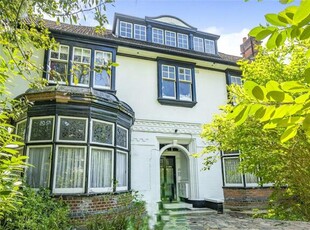 3 Bedroom Flat For Sale In Surbiton