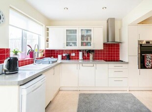 3 Bedroom Semi-detached House For Sale In Witney