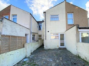 3 bedroom terraced house to rent Southsea, PO4 9HW