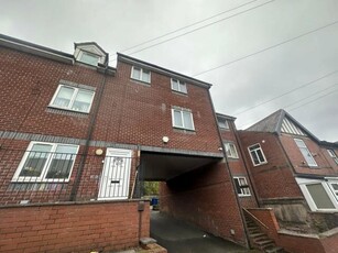 3 Bedroom Town House For Sale In Radcliffe, Manchester