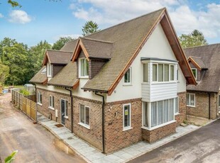 4 Bedroom Detached House For Sale In East Grinstead