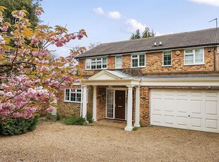 4 bedroom luxury Detached House for sale in Tadworth, United Kingdom