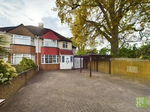 4 Bedroom Semi-detached House For Sale In Bracknell, Berkshire