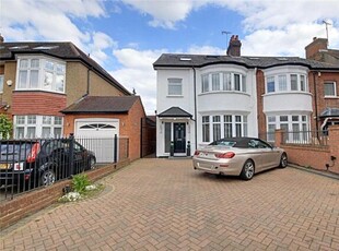 4 Bedroom Semi-detached House For Sale In Enfield