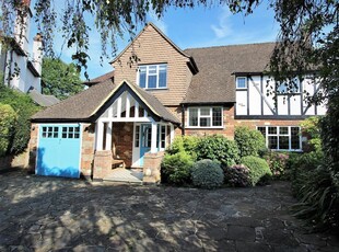5 bedroom luxury Detached House for sale in Banstead, England
