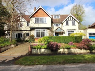 6 bedroom luxury House for sale in Chipstead, England